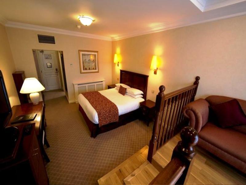 Court Yard 4*
