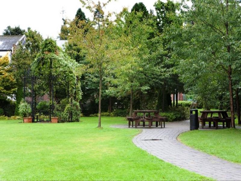 Hotel Court Yard 4*