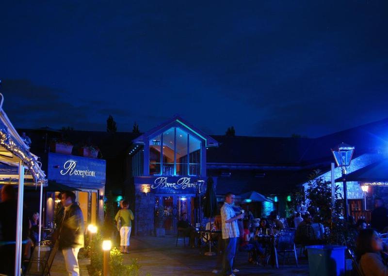 Court Yard Hotel 4*